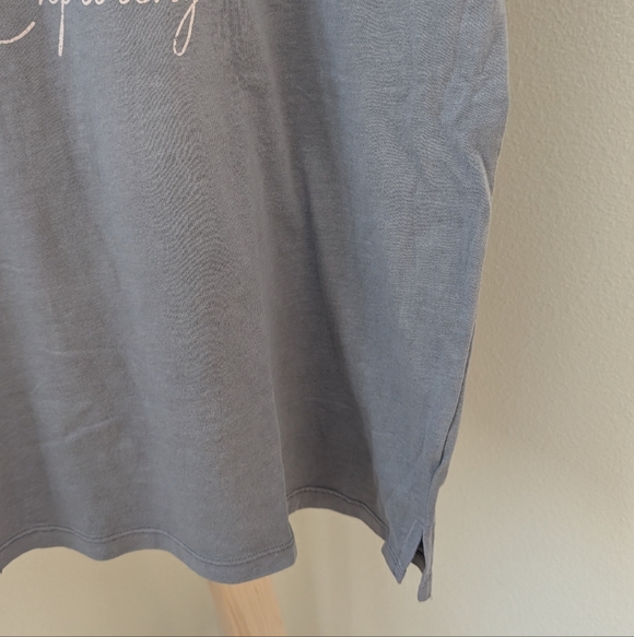 Vintage Women's "Not lost, just exploring" Graphic Tee in Gray - Picture 6 of 9